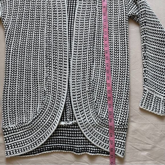 Pink Republic Women’s Open Knit Black and White Cardigan Size Large - Picture 5 of 6